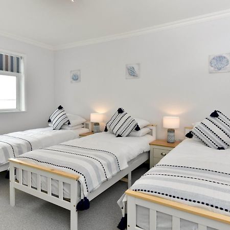 Вилла Pass The Keys Newly Refurbished Modern Bungalow - Pets Welcome Суонси Экстерьер фото