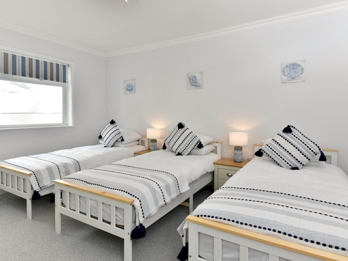 Вилла Pass The Keys Newly Refurbished Modern Bungalow - Pets Welcome Суонси Экстерьер фото