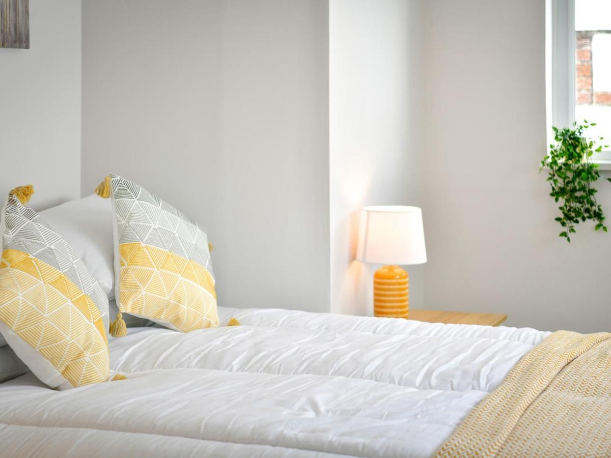 Вилла Pass The Keys Newly Refurbished Modern Bungalow - Pets Welcome Суонси Экстерьер фото