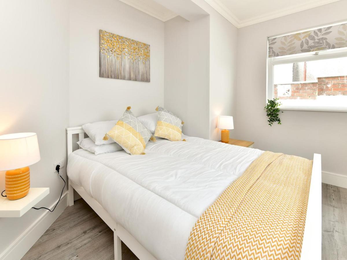 Вилла Pass The Keys Newly Refurbished Modern Bungalow - Pets Welcome Суонси Экстерьер фото