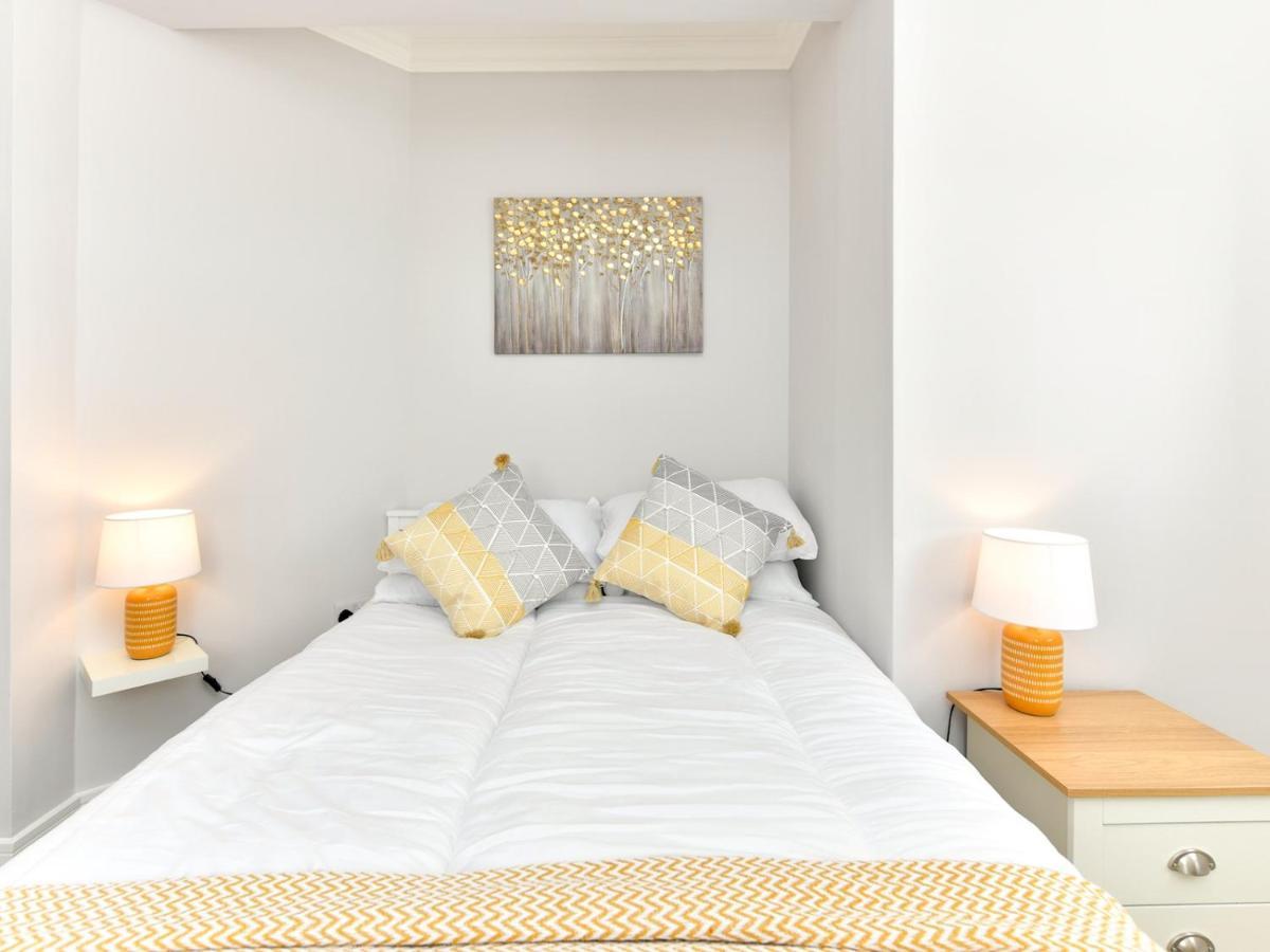 Вилла Pass The Keys Newly Refurbished Modern Bungalow - Pets Welcome Суонси Экстерьер фото