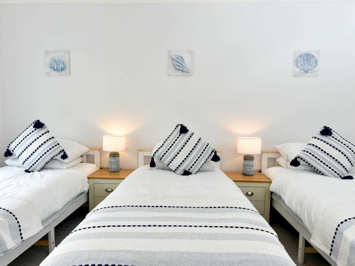 Вилла Pass The Keys Newly Refurbished Modern Bungalow - Pets Welcome Суонси Экстерьер фото